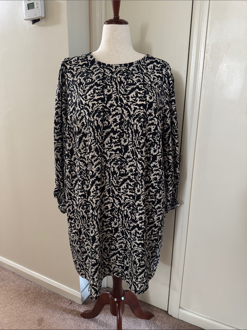 H&M Black and White Printed V-Neck Dress